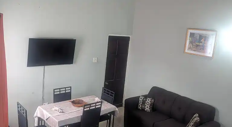 Große Wohnung mit 2 Schlafzimmern im Obergeschoss in