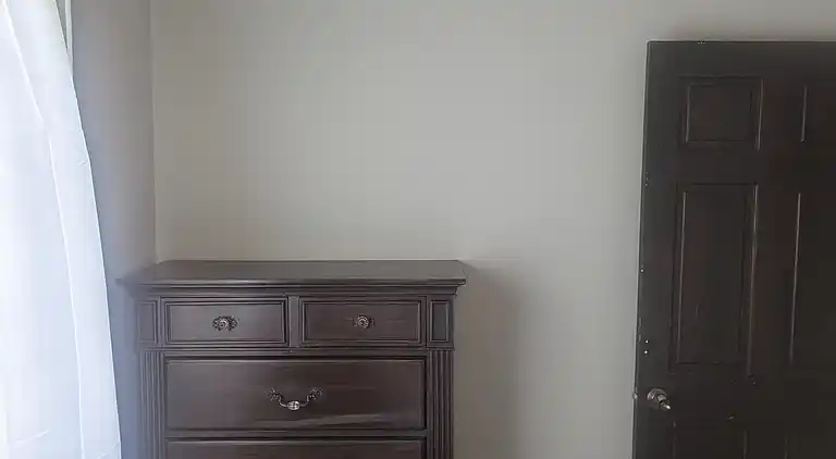 Große Wohnung mit 2 Schlafzimmern im Obergeschoss in