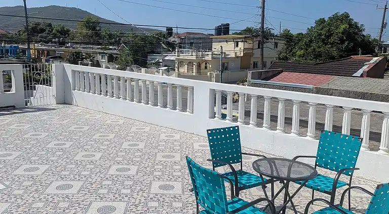 Große Wohnung mit 2 Schlafzimmern im Obergeschoss in