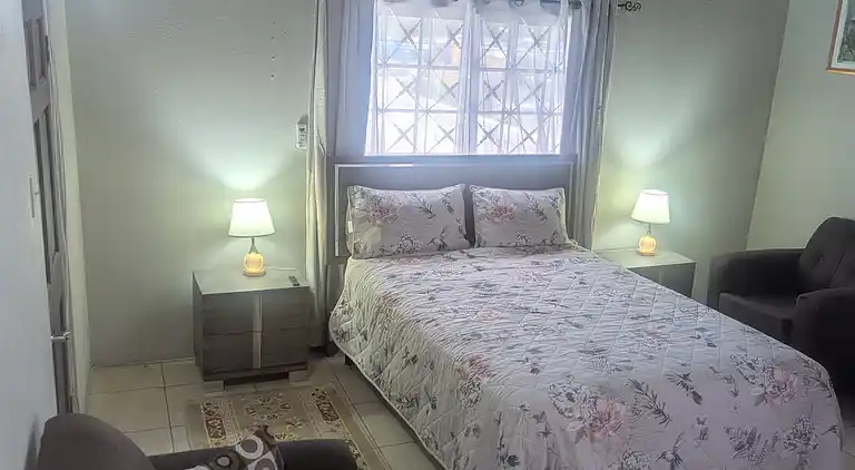 Große Wohnung mit 2 Schlafzimmern im Obergeschoss in