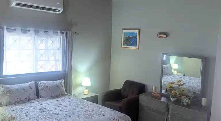 Große Wohnung mit 2 Schlafzimmern im Obergeschoss in