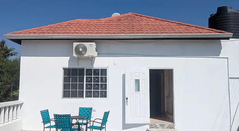 Große Wohnung mit 2 Schlafzimmern im Obergeschoss in