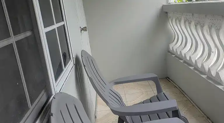 Große Wohnung mit 2 Schlafzimmern im Obergeschoss in