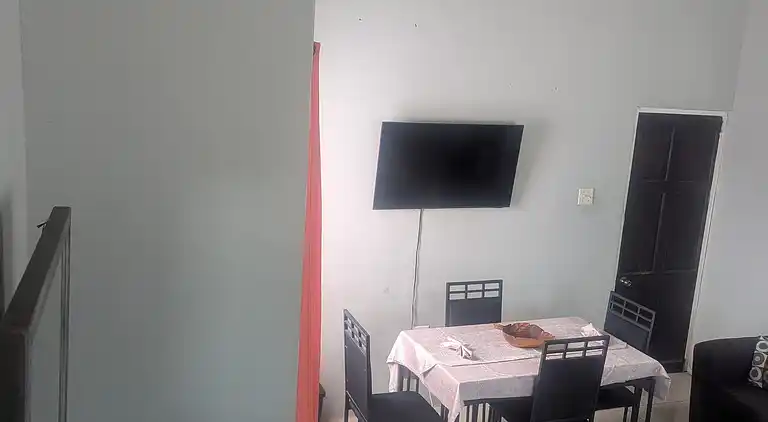 Große Wohnung mit 2 Schlafzimmern im Obergeschoss in