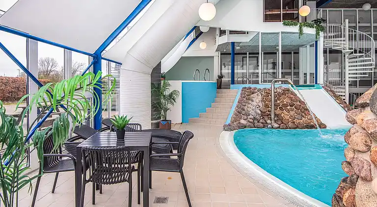 2 rooms w/partially seaview