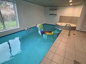 Familievenligt poolhus tæt på Marielyst Strand