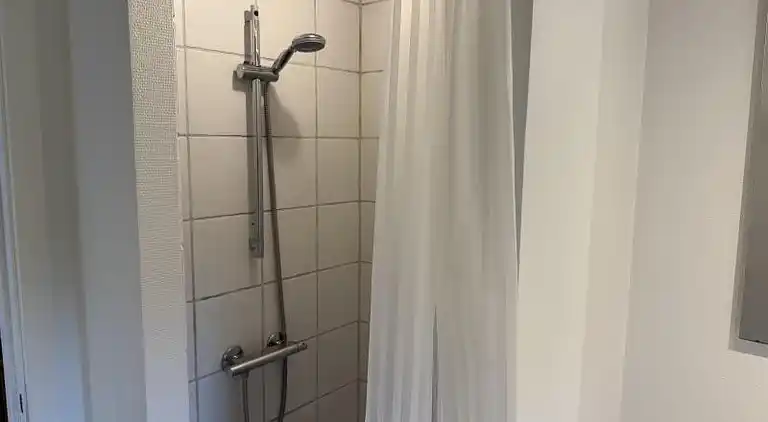 Familievenligt poolhus tæt på Marielyst Strand