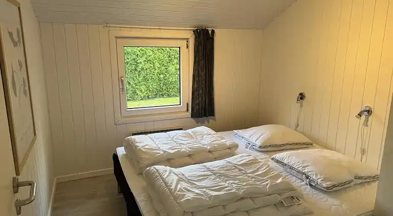 Familievenligt poolhus tæt på Marielyst Strand