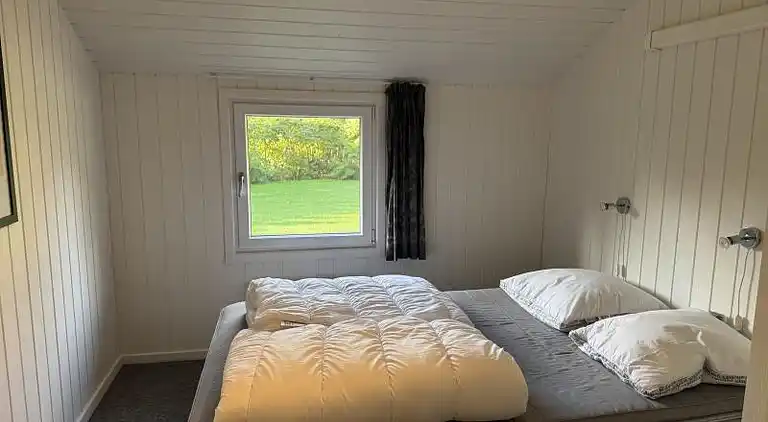 Familievenligt poolhus tæt på Marielyst Strand