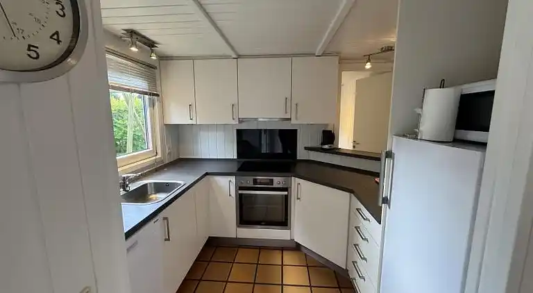 Familievenligt poolhus tæt på Marielyst Strand