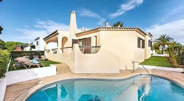 Altes Dorfgebiet und in der Nähe aller Annehmlichkeiten, mit