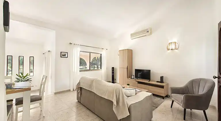 Altes Dorfgebiet und in der Nähe aller Annehmlichkeiten, mit