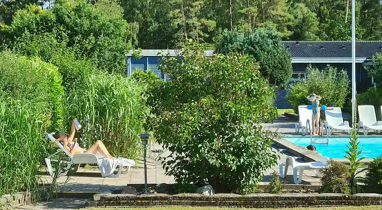 Lys feriebolig nær strand og pool i Dueodde
