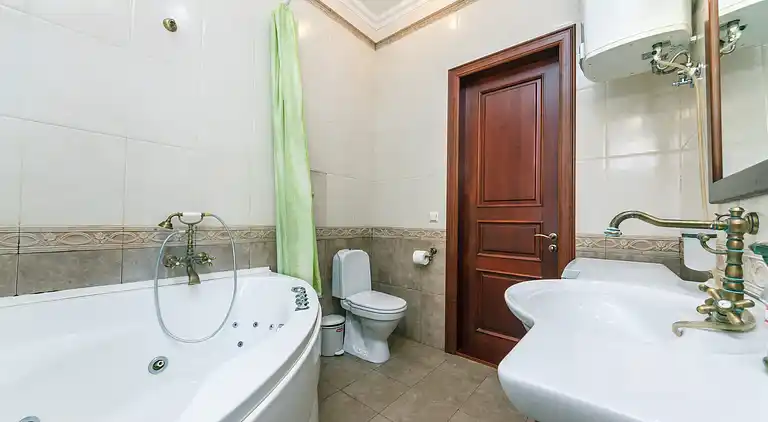 Two bedrooms, 18 Velyka Vasylkivska str, Centre