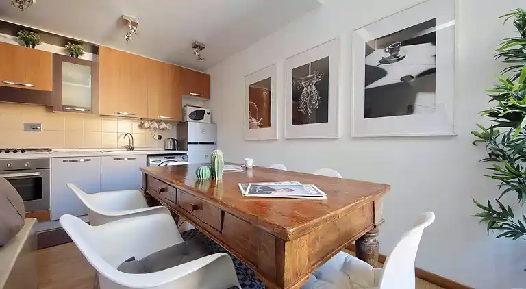 Historisches Zentrum Rom Kolosseum 2BR 2BA Metro