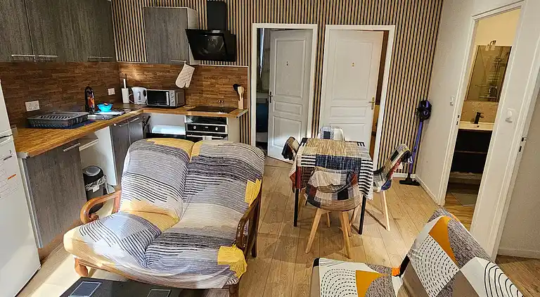 T3 im historischen Zentrum von Montluçon, Bahnhof in 10