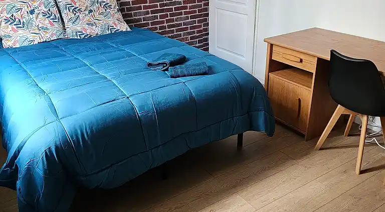 T3 im historischen Zentrum von Montluçon, Bahnhof in 10