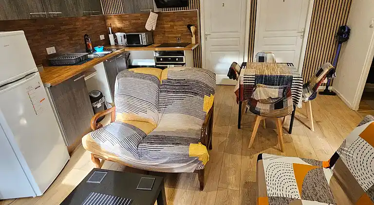 T3 im historischen Zentrum von Montluçon, Bahnhof in 10