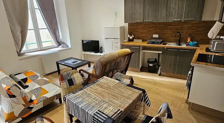 T3 im historischen Zentrum von Montluçon, Bahnhof in 10