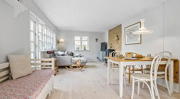 Familieferie tæt på strand og havneliv