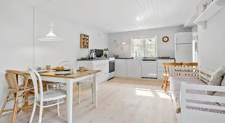 Familieferie tæt på strand og havneliv
