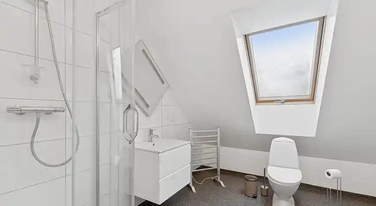 Geräumiges Ferienhaus in Bornholms Natur