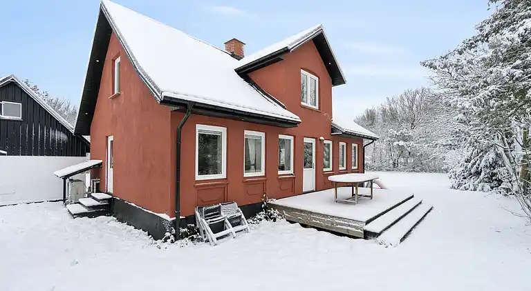 Geräumiges Ferienhaus in Bornholms Natur