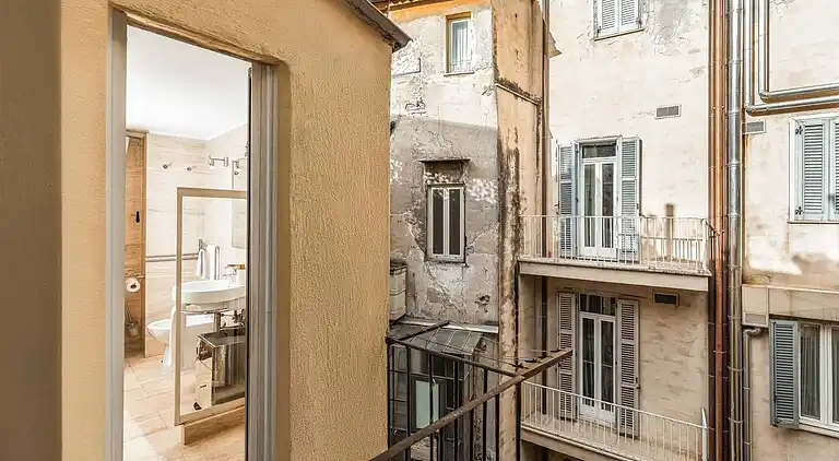 ATRHOMe- Penthouse Tritone