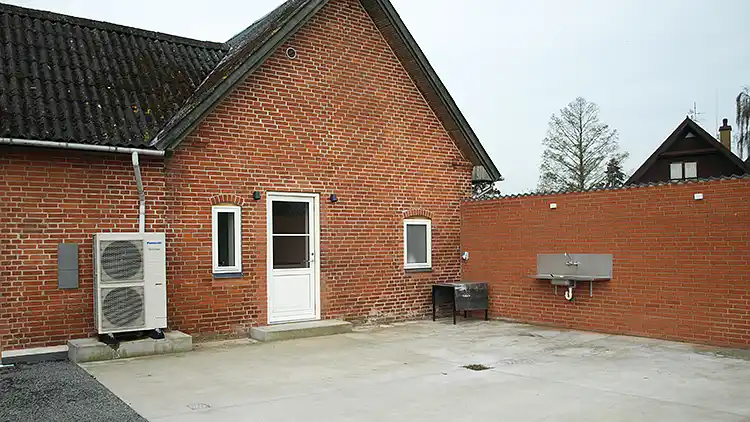 Feriehus i to etager - ca. 100 meter fra vandet.