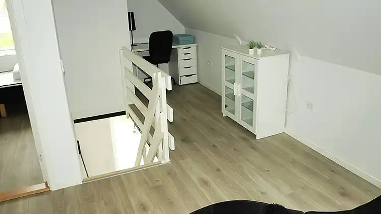 Feriehus i to etager - ca. 100 meter fra vandet.