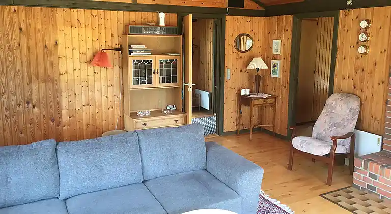 Ferienhaus 300 m vom Strand auf grossem Grund