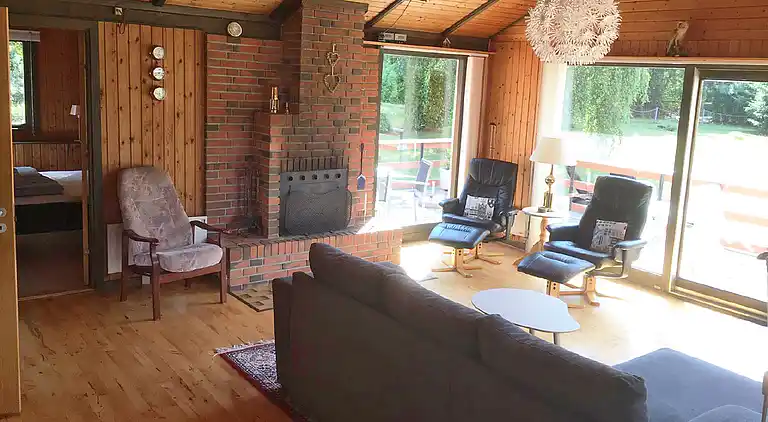 Ferienhaus 300 m vom Strand auf grossem Grund