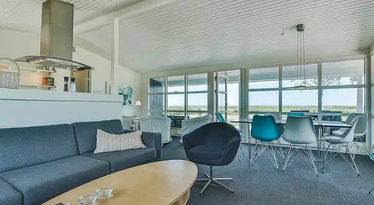 Ferienhaus mit Meerblick und 50 Meter zum Strand.