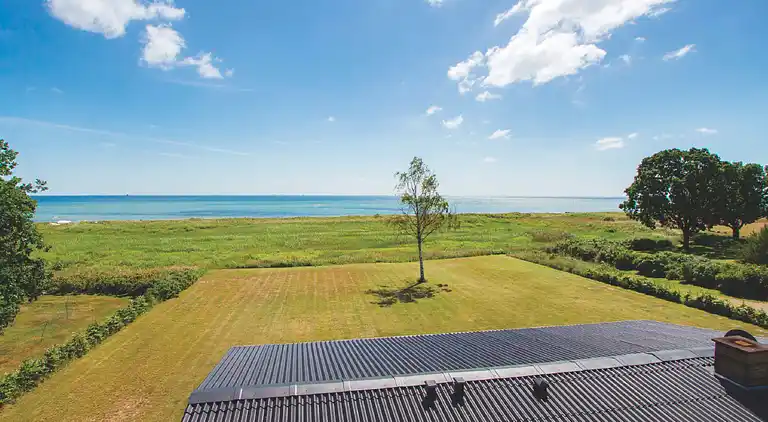 Ferienhaus mit Meerblick und 50 Meter zum Strand.