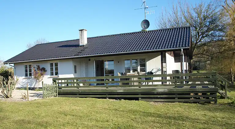  Dejligt feriehus kun 400 meter fra vandet.    