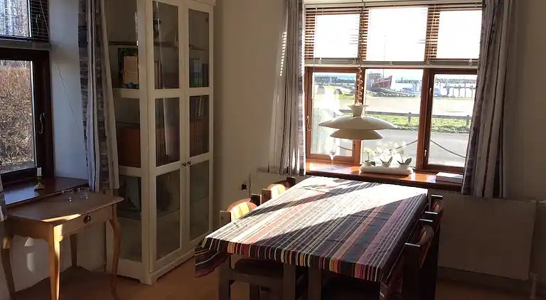 Schöne Wohnung direkt gegenüber dem Hafen.