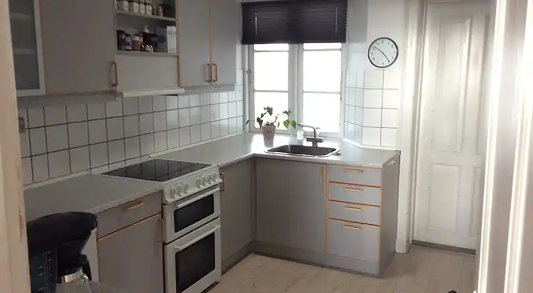 Schöne Wohnung direkt gegenüber dem Hafen.