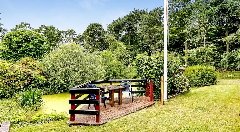 Charmantes Ferienhaus auf großem Grundstück