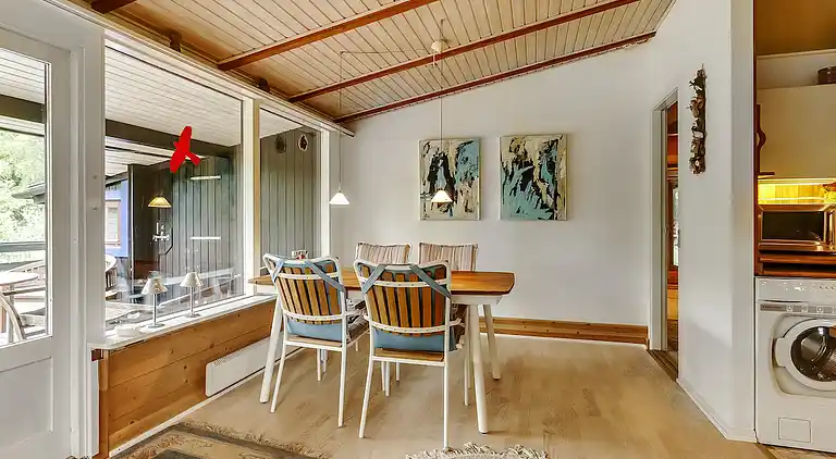 Charmantes Ferienhaus auf großem Grundstück