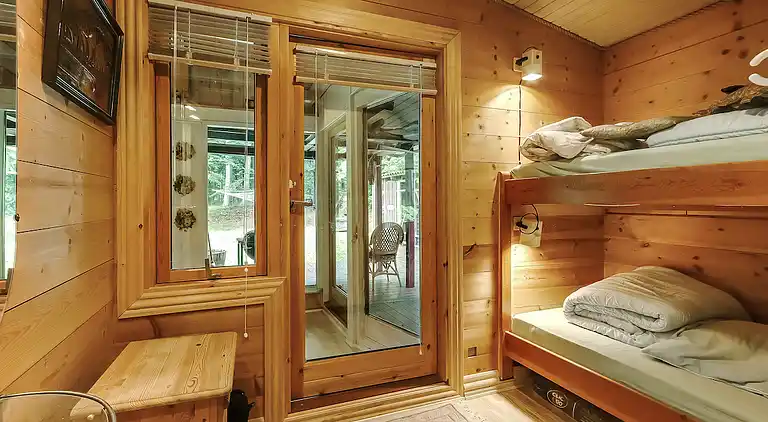 Charmantes Ferienhaus auf großem Grundstück