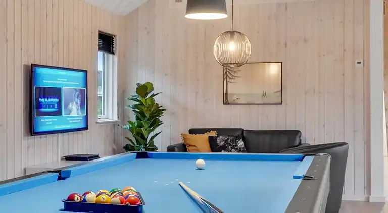 Charming summer house by the Limfjord for 18