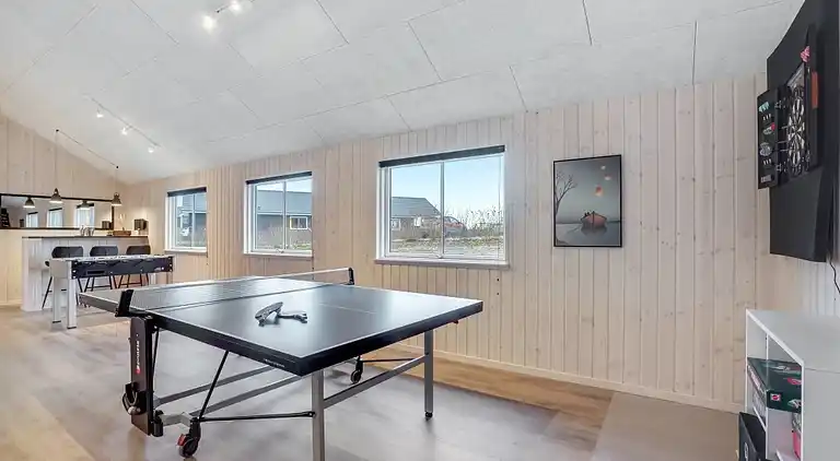 Charming summer house by the Limfjord for 18