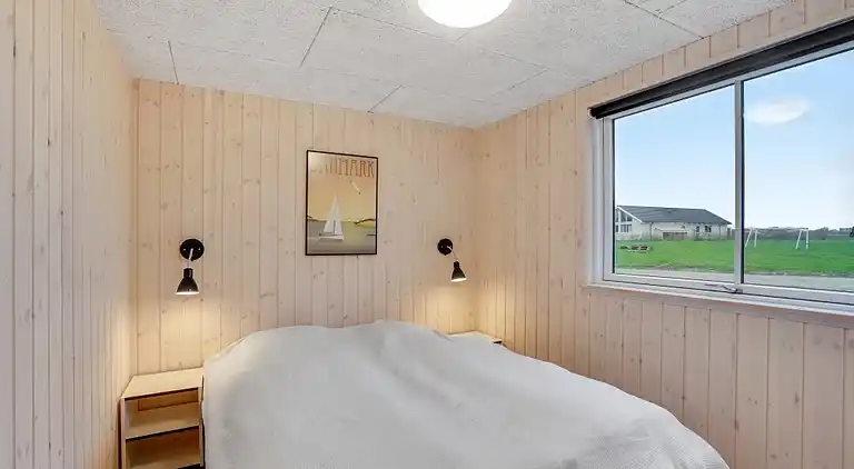 Charming summer house by the Limfjord for 18