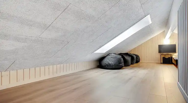 Charming summer house by the Limfjord for 18