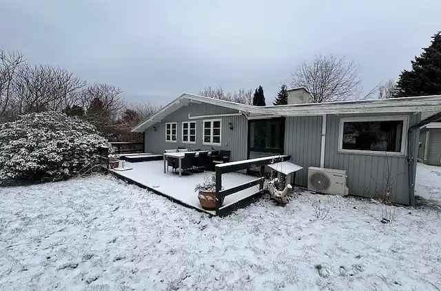Skønt beliggende sommerhus i Dronningmølle