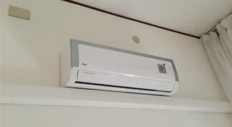 Charming and tastefully furnished villa steps from the sea