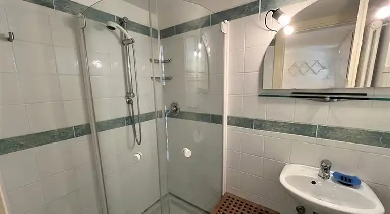 Charming and tastefully furnished villa steps from the sea