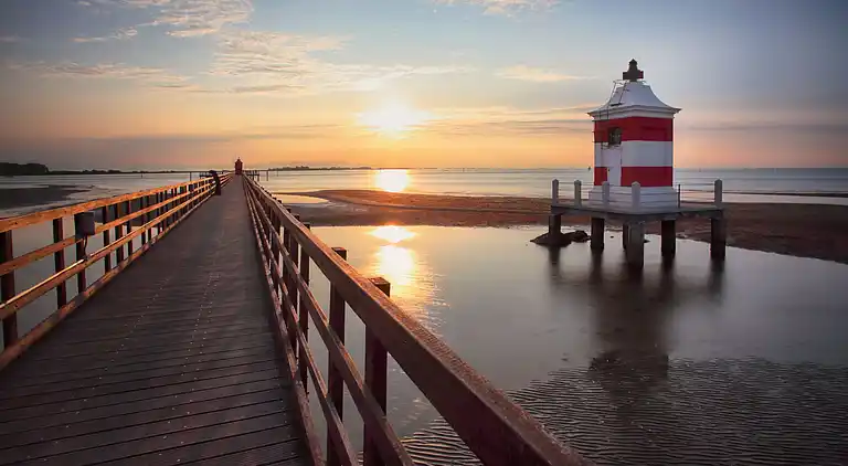 Charming and tastefully furnished villa steps from the sea