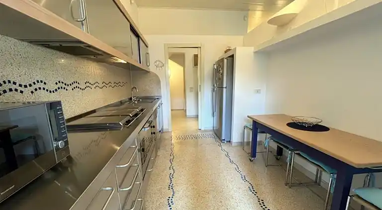 Charming and tastefully furnished villa steps from the sea