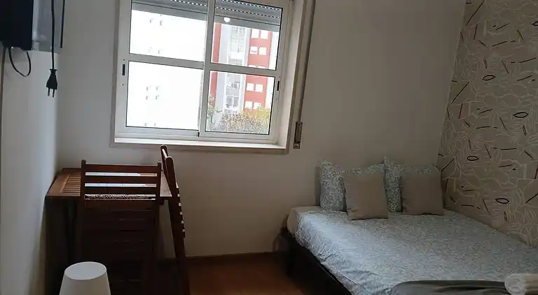 Bright&Spacious Apartment in Sleeps 8 Family&